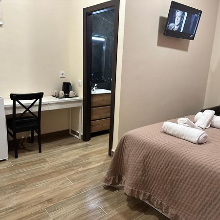 Hostal “ Infantas” Madrid Kültér fotó
