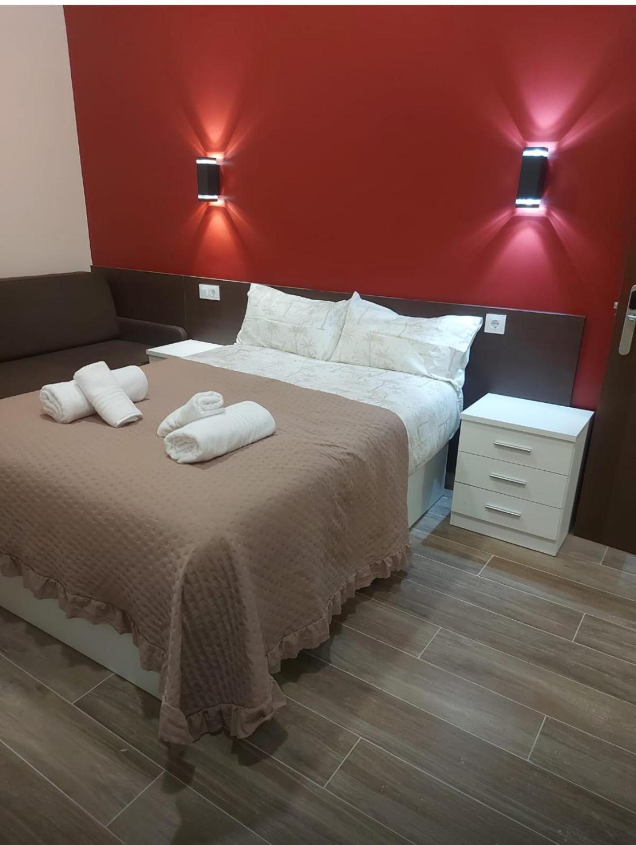 Hostal “ Infantas” Madrid Kültér fotó