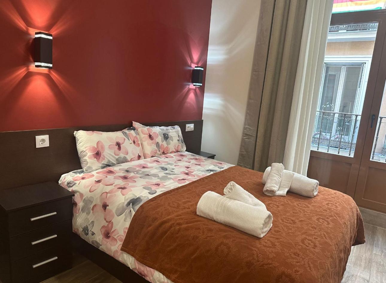 Hostal “ Infantas” Madrid Kültér fotó