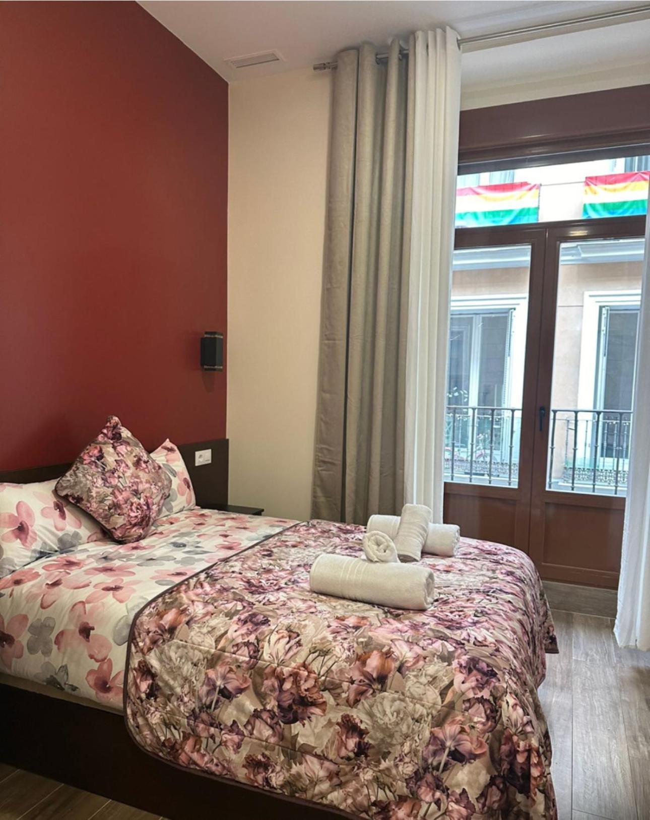 Hostal “ Infantas” Madrid Kültér fotó