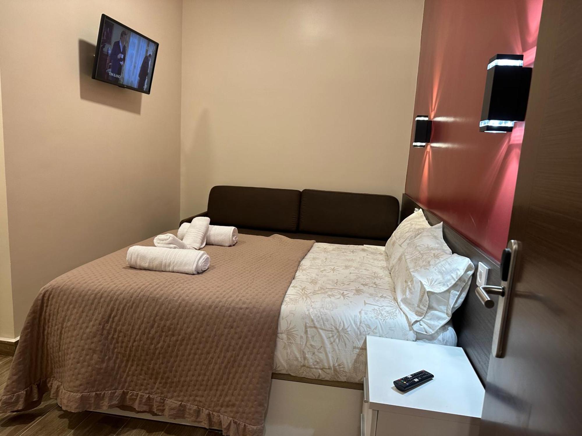 Hostal “ Infantas” Madrid Kültér fotó