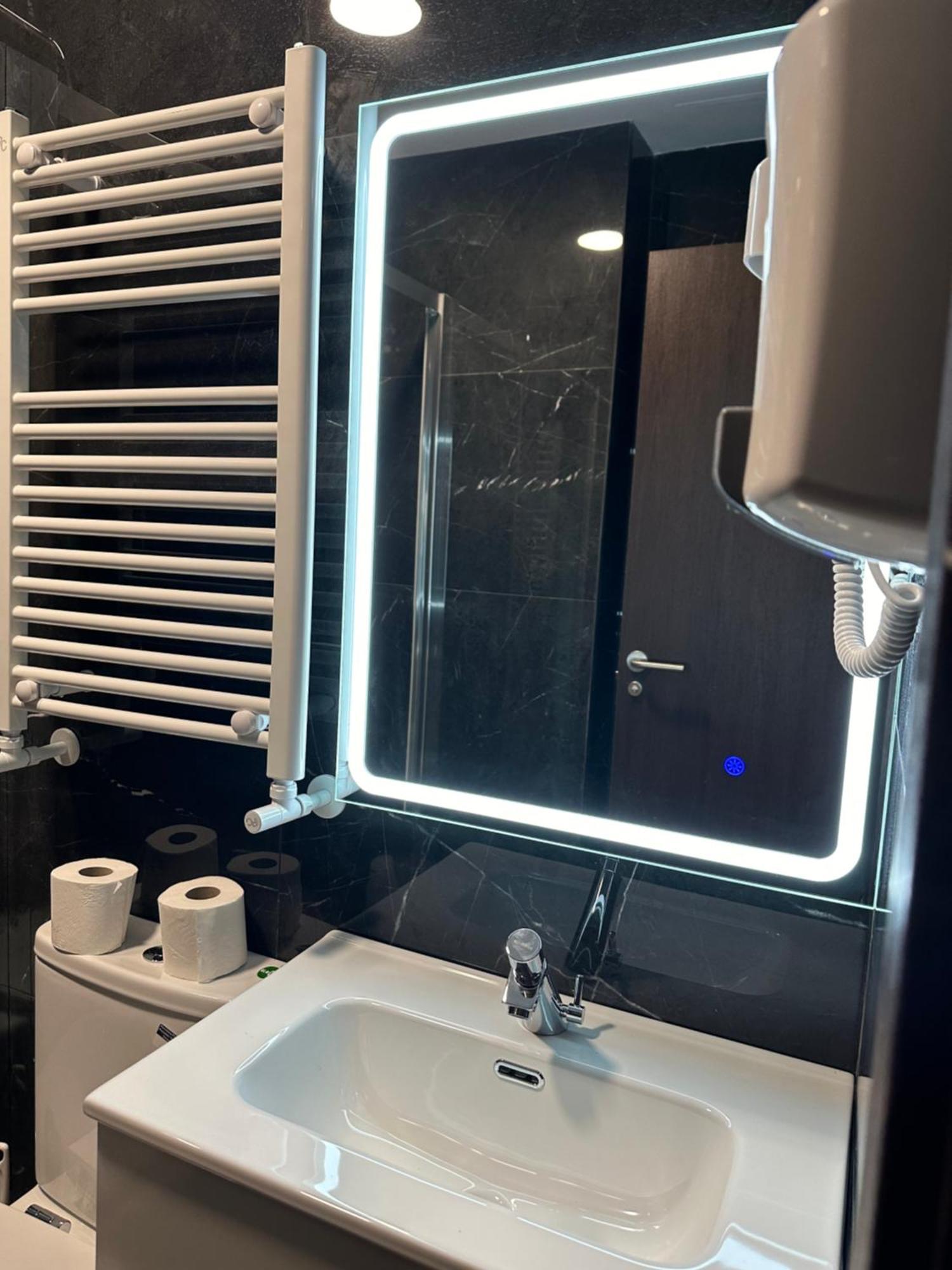 Hostal “ Infantas” Madrid Kültér fotó